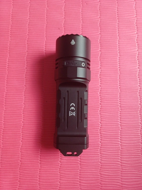 Acebeam X20 - R